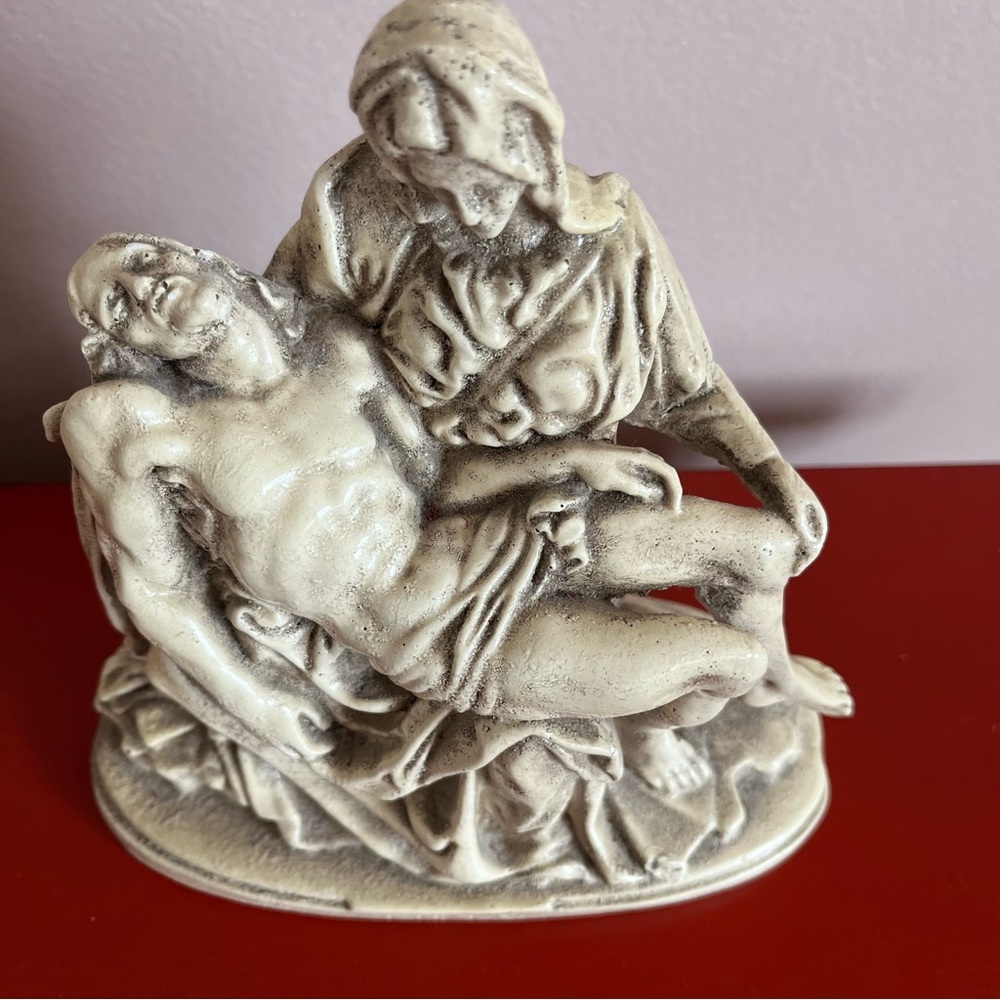 Vintage Michelangelo Pieta Jesus Mary Art Sculpture. This is old, stored cabinet - Picture 2 of 10